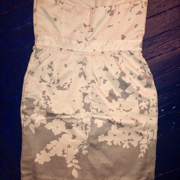 Banana Republic Strapless Silk Floral Dress Sz14 - Picture 2 of 3